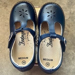 Navy size 10 Footmates.